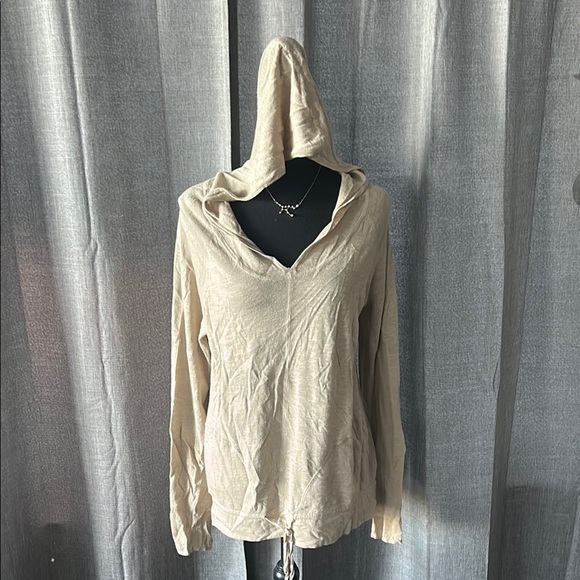 Tommy Bahama Tops - Tommy Bahama Tan Oversized Long Sleeve Sweatshirt